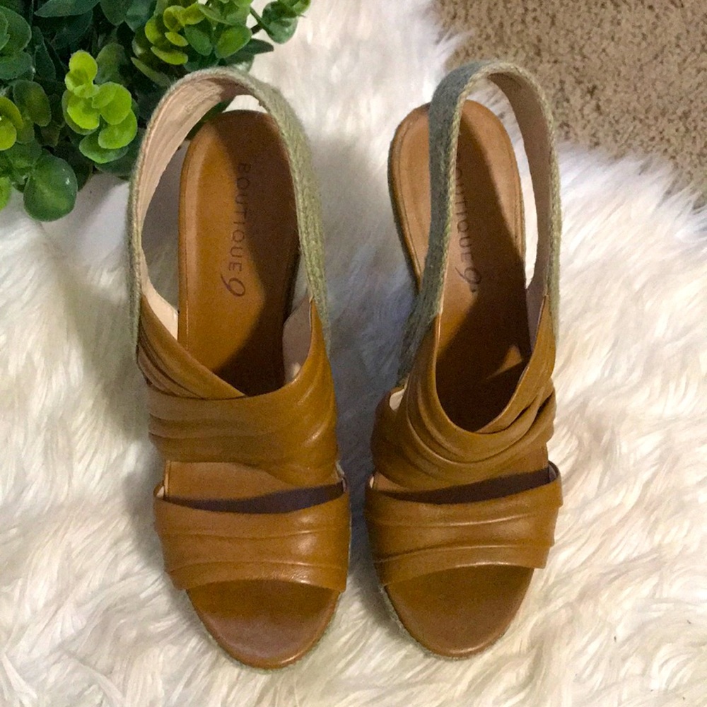 ✨3/$25✨ [boutique 9] Espadrilles Wedges